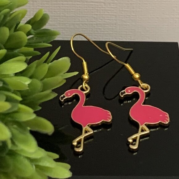 Flamingo Earring, Florida Earring, Gift Idea, Flamingo Jewelry, Silly Animals - Picture 1 of 9